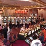 Slot dengan latar kapal pesiar mewah